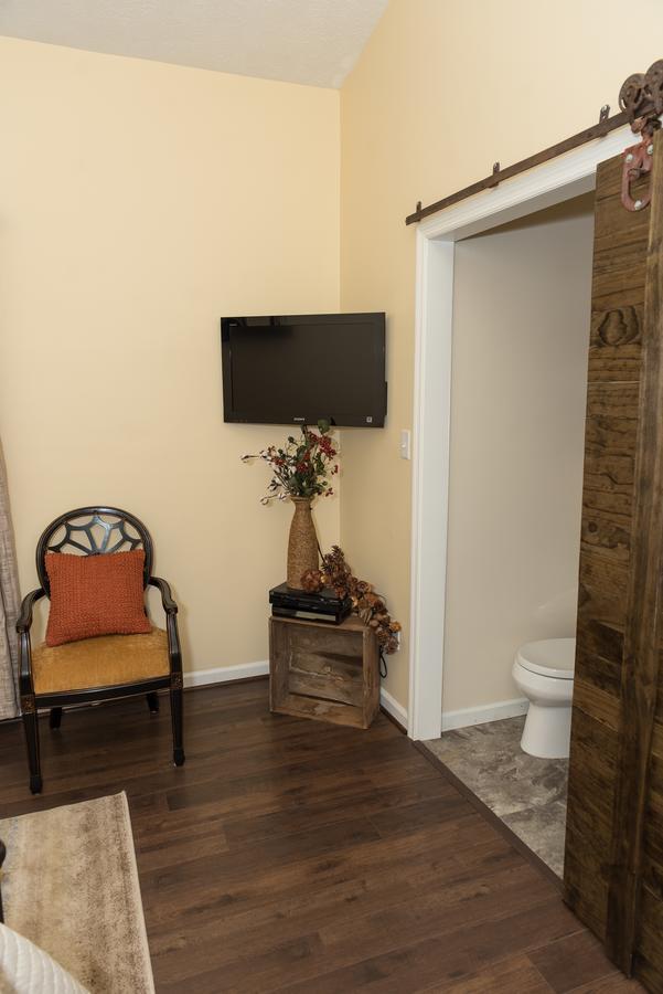 Creekside Inn Oneida Екстер'єр фото